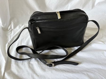 Damen-Schultertasche aus Kunstleder, schwarz