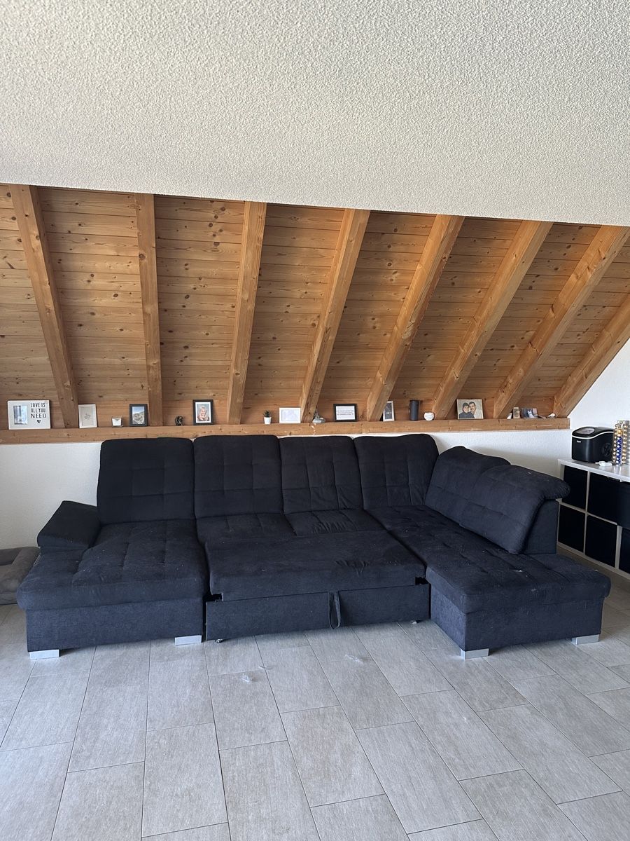 Sofas: Ecksofa schwarz mit Schlaffunktion – Gebraucht aus Meikirch von sjo1990 1