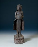 Bettelmönch Statue Burma – Teakholz m. farbigen Glaseinlagen
