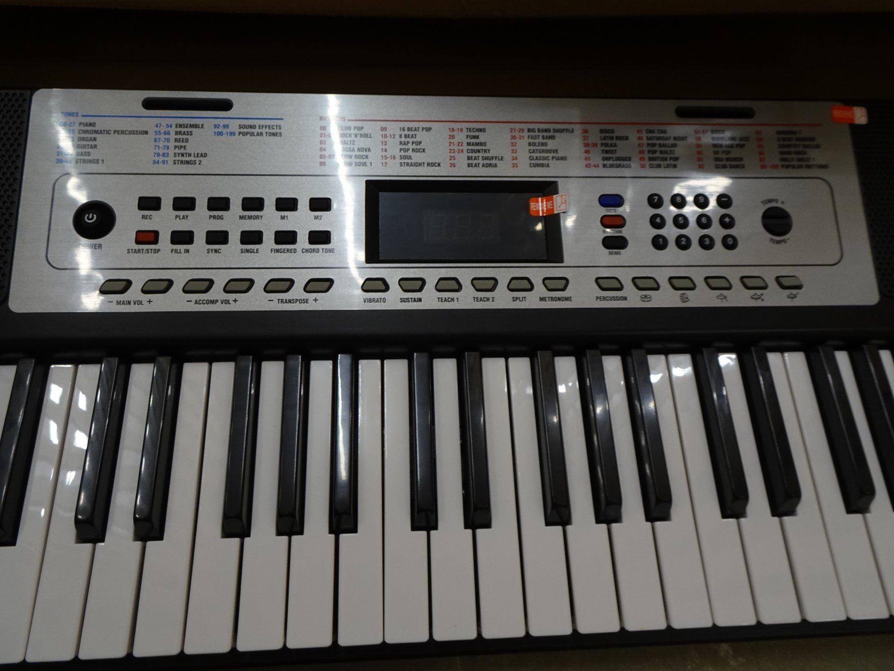 Strumenti musicali: 54 Key Electronic Keyboard SM-54K – Usato da Winterthur venduto da blumeblau77 2