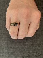 Feder Ring Rotgold mit schwarzen Steinen, Grösse 58