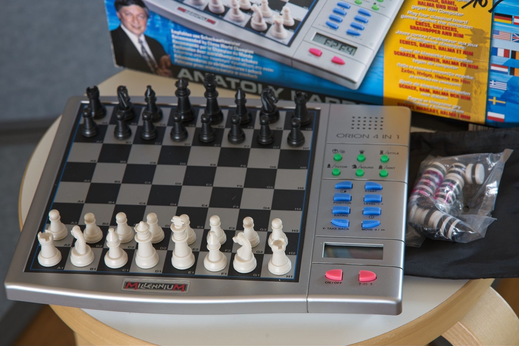Jeux: Millennium Orion 4 In 1 Schachcomputer – D'occasion à Bern par zuefall 1