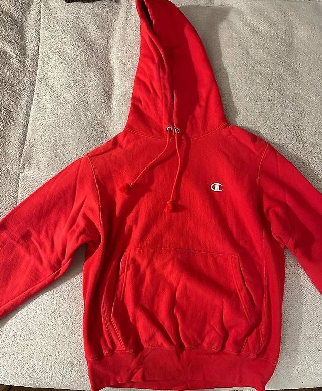 Maglioni & Felpe: Champion Pullover in Small – Usato da Aarburg venduto da DonjetaK