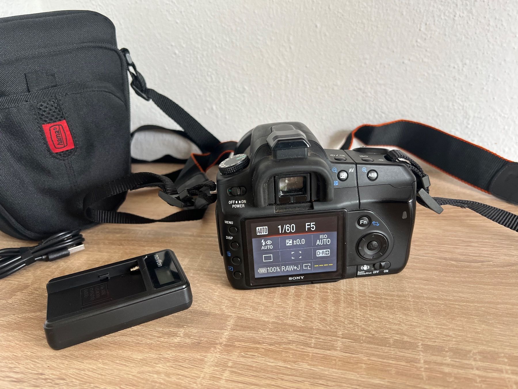 Sony Fotocamera: Sony Alpha A200 – Usato da Frauenfeld venduto da lona05 4