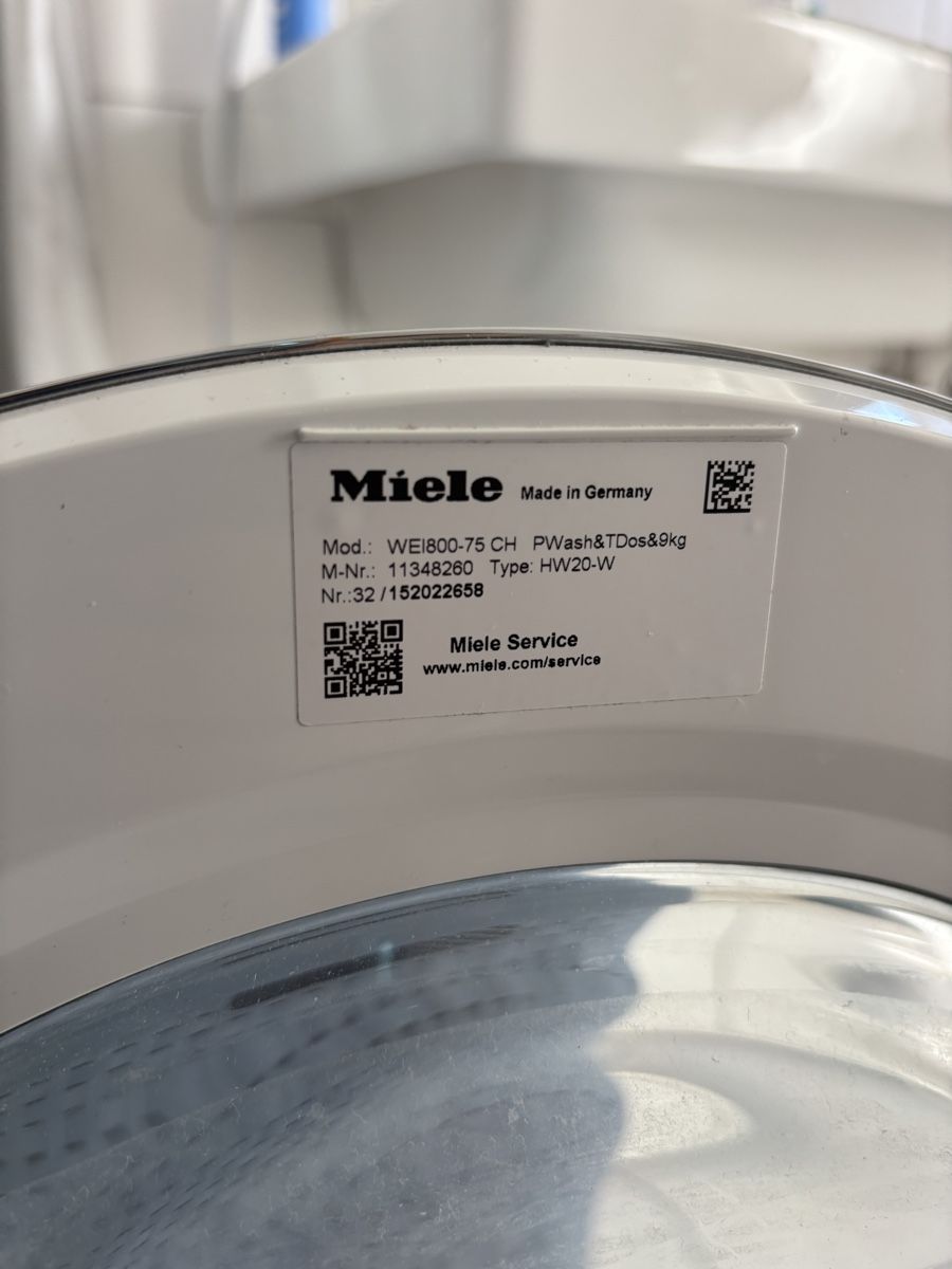 Miele Lavatrici: Miele W1 Excellence 9kg Waschmaschine – Usato da Cham venduto da Schneemaa82 3