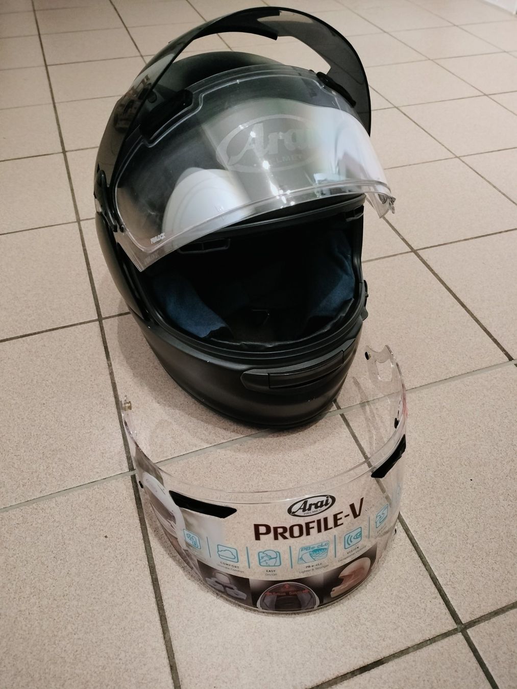 Arai Helme & Visiere: Casque Arai Profile V – Gebraucht aus Villars-sur-Glâne von Tibloom