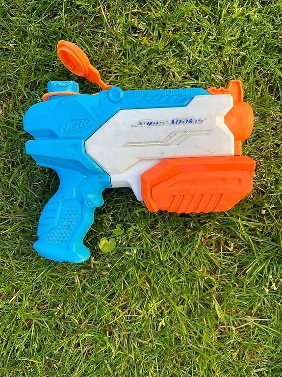 Nerf Giocattoli: Nerf Super Soaker Microburst 2 – gebraucht – Usato da Buchrain venduto da bux02