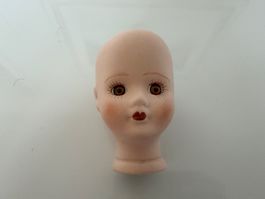 Süsser Puppenkopf, Ersatz Kopf, Porzellan + Kopfplatte, 10cm