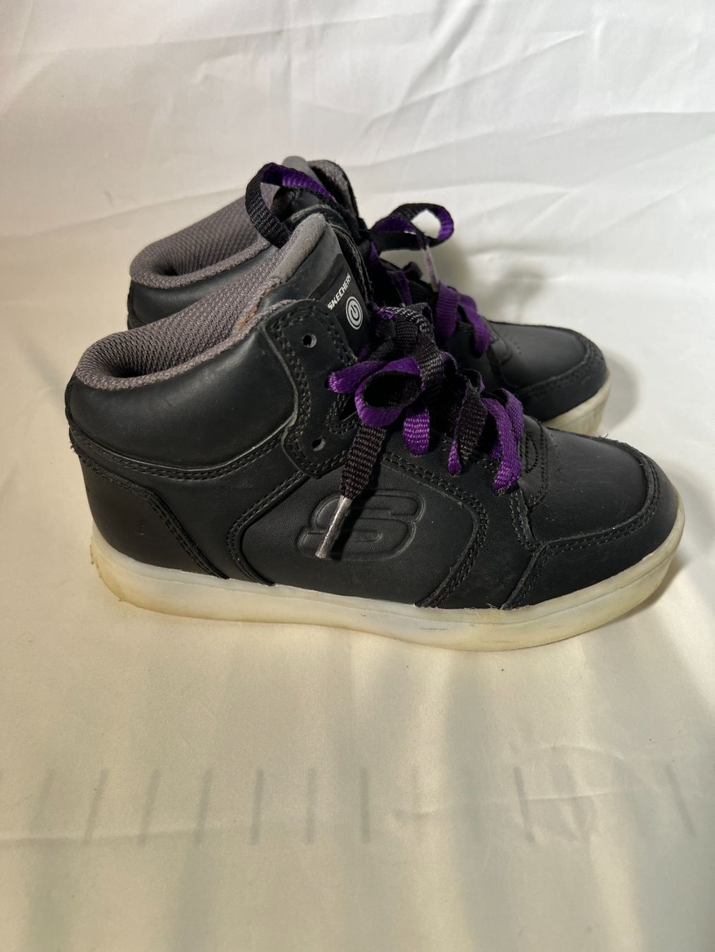 Skechers Schuhe für Jungen: Skechers Turnschuhe Grösse 29 – Gebraucht aus Zürich von Drahtzug 1