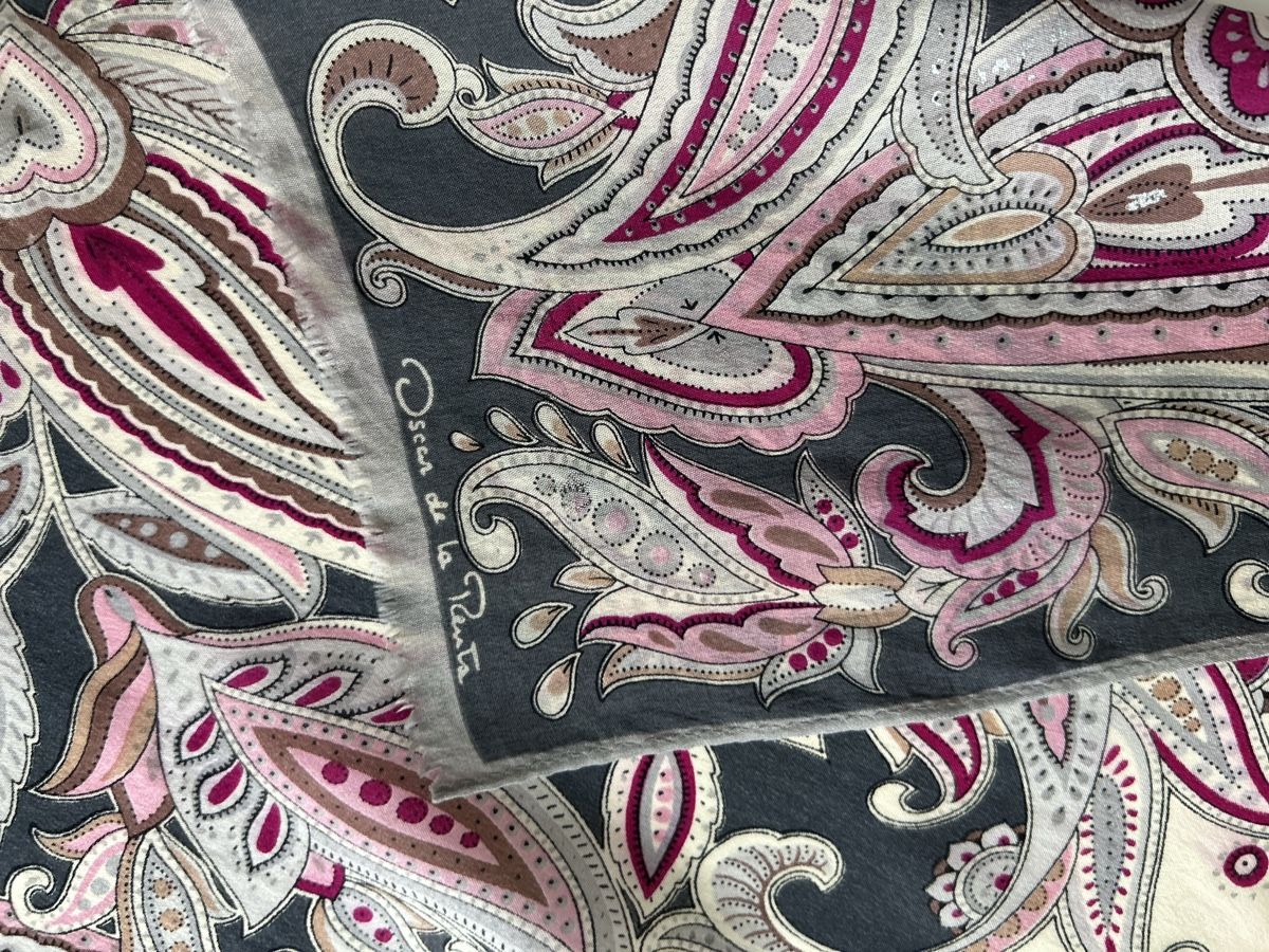 Foulards, Tücher & Schals: Oscar de la Renta Scarf 100% Silk Paisley Pattern – Gebraucht aus Saland von ele_vc96 3