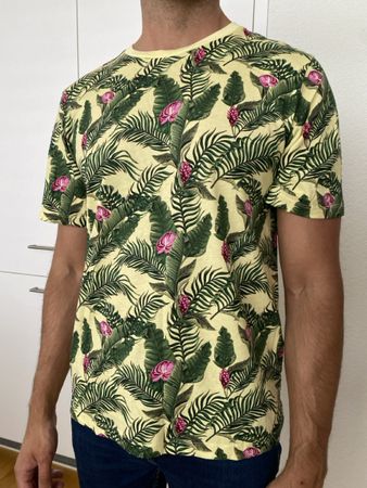 T-Shirt mit Palmenprint, Grösse M, Neu!