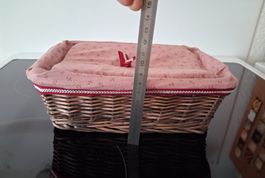 Gschwellti/ Brotkorb rustikal, mit roter Stoffhaube NEU