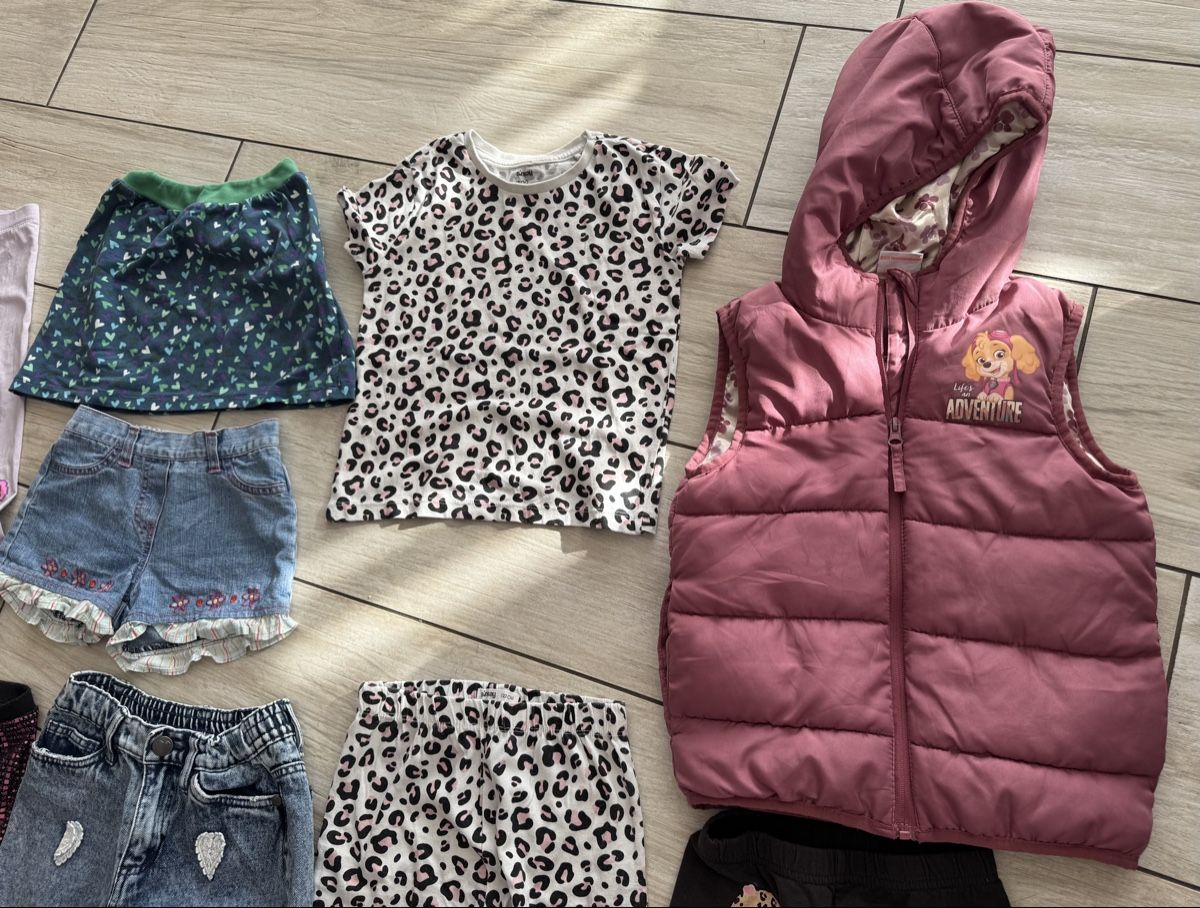 Lotti & Set di vestiti: Kleidungspaket Mädchen, Grösse 122 – Usato da Gelterkinden venduto da Familienferien 4