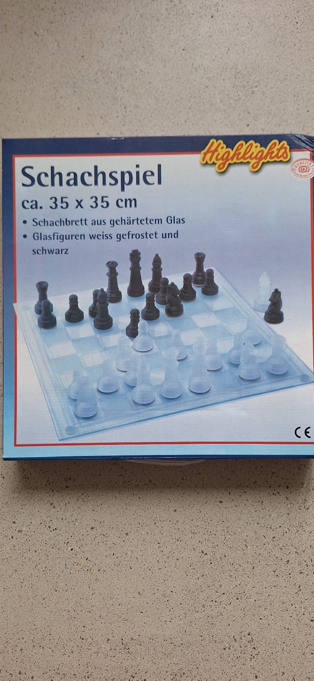 Giochi: Schachspiel mit Glasfiguren – Usato da Uzwil venduto da Arusha21 2