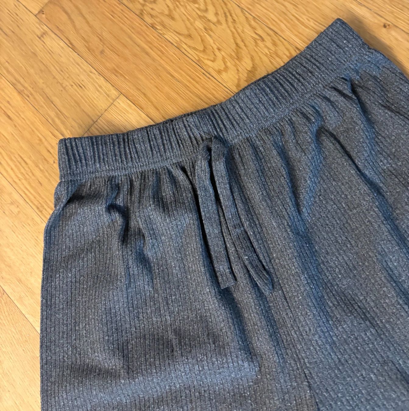 Pantaloni: Culotte Hose / Dunkelgrau – Usato da Winkel venduto da masrisa 2
