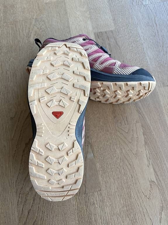 Salomon Scarpe per ragazze: Salomon Trekkingschuhe Wanderschuhe Gr.39 – Usato da Schüpfen venduto da norge84 2