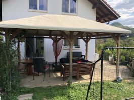 Pavillon aus Holz mit Cordag Plane