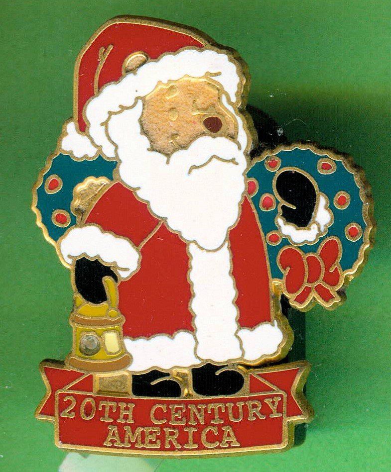 Disney Plaketten & Abzeichen: DISNEY  Santa  POOH  – Gebraucht aus Winterthur von Sammleroase