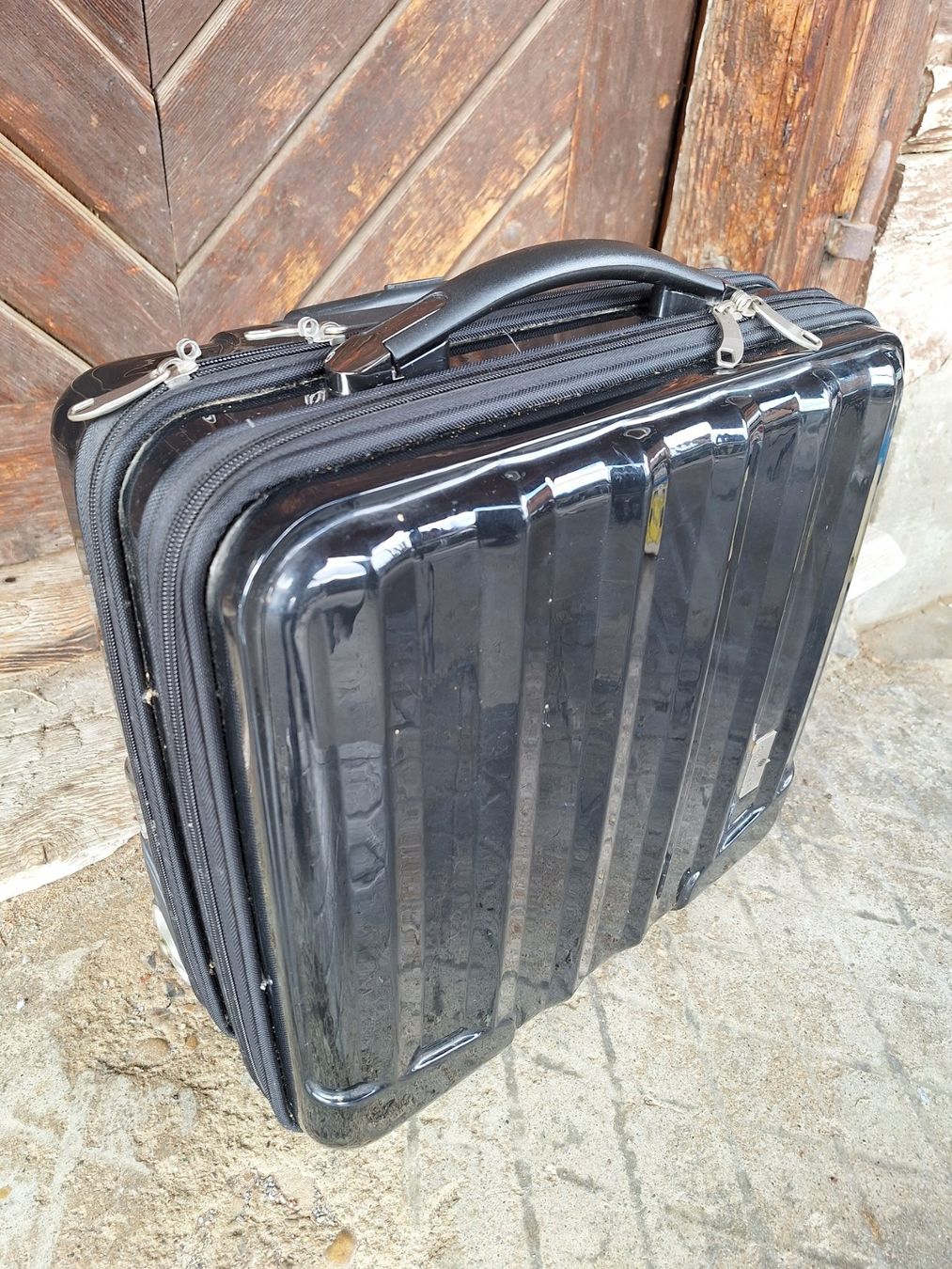 Valigie: ROYAL CLASS HARTSCHALEN ROLLKOFFER – Usato da Huttwil venduto da Kunterbuntli