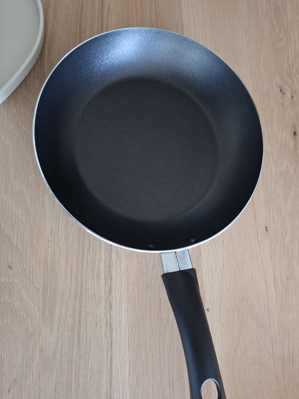 Pfannen: Camping-Kochset mit 4 Pfannen – Gebraucht aus Baden von jcm_9dkf 4