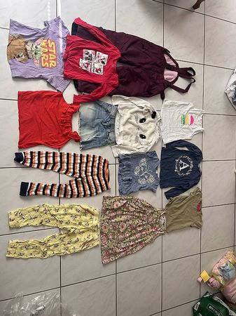 Kinderkleider, Kleider Paket in Top-Zustand  Gr. 110