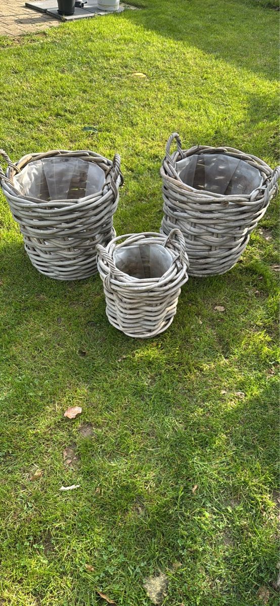 Vasi per fiori: 3er Set Rattankörbe Blumentopf – Nuovo (secondo la descrizione) da Däniken SO venduto da SC.pay 2