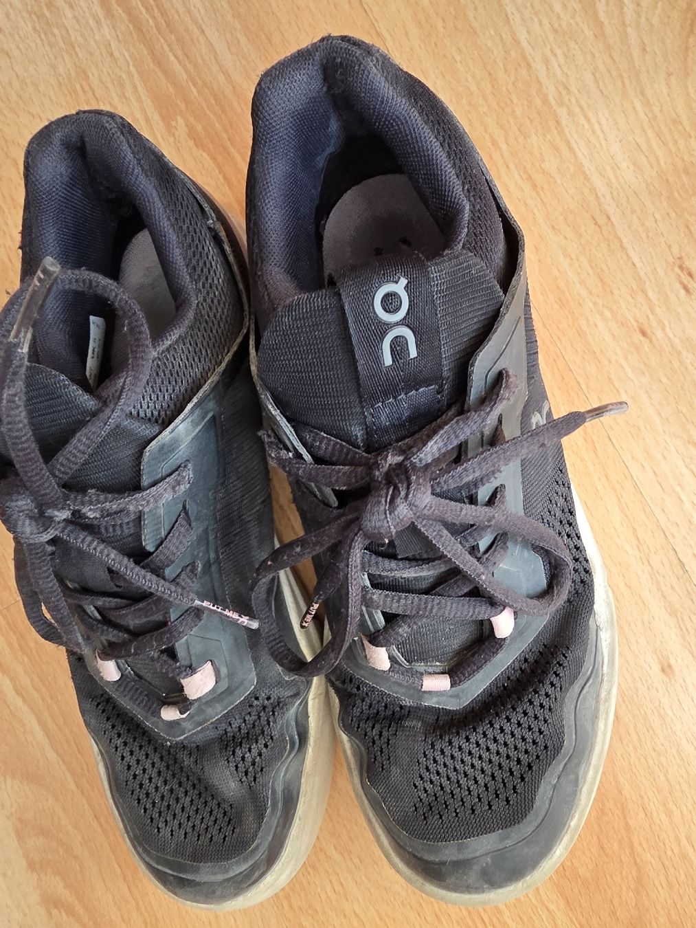 Lotti di vestiti: Kleider & Schuhe zu verkaufen – Usato da Lenzerheide/Lai venduto da Sandrapereira.p 5
