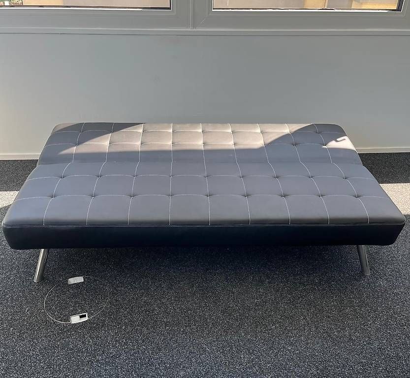 Sofas: Sofa schwarz / Schlafsofa / Klappsofa – D'occasion à Zofingen par Loop_ReSale 2