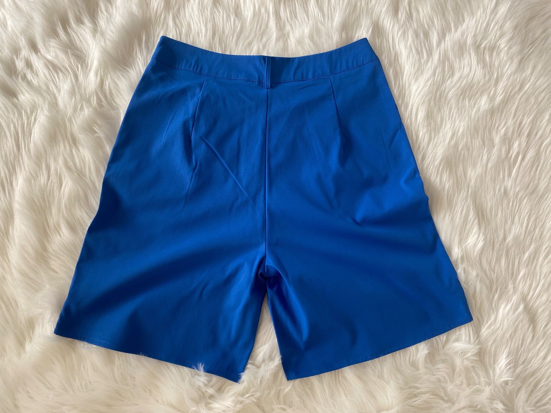 Pantaloni: Dunkelblaue Shorts in der Größe L – Usato da Duebendorf venduto da Alexandertreyer 2