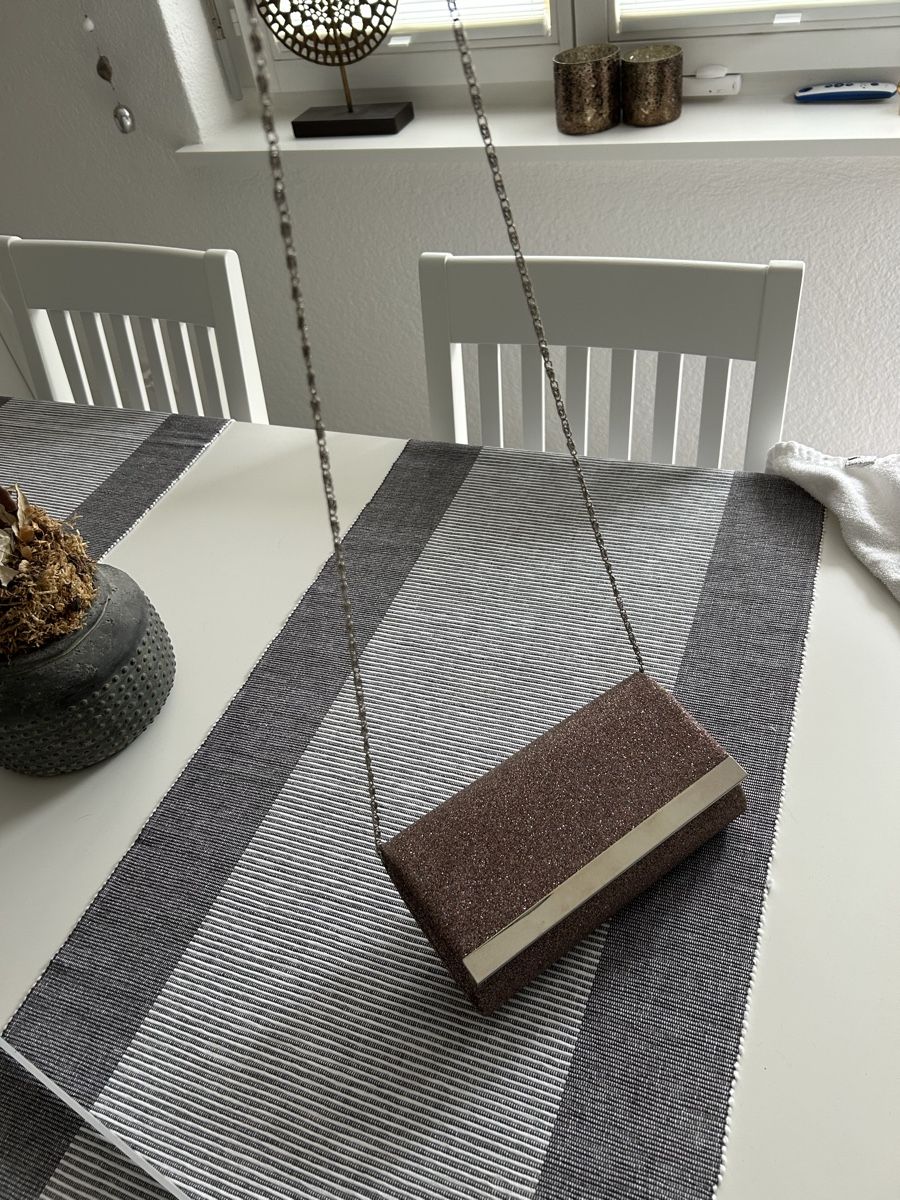 Borse da donna: Glitzernde Clutch mit silberner Schulterkette – Usato da Mägenwil venduto da afiloni84 5