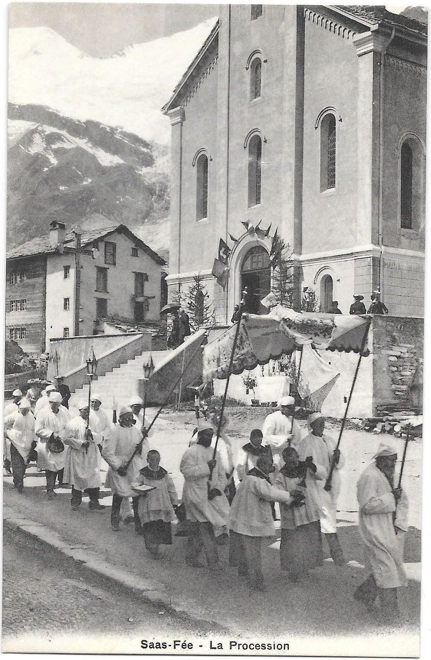 Cartoline postali: Saas-Fee La procession – Usato da Olten venduto da clotaldi
