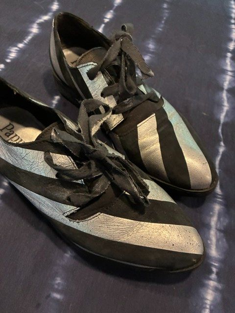 Scarpe da donna: PAPUCEI Schnürschuh, 37, silber/schwarz, Leder – Usato da Pfäffikon ZH venduto da fingerprints
