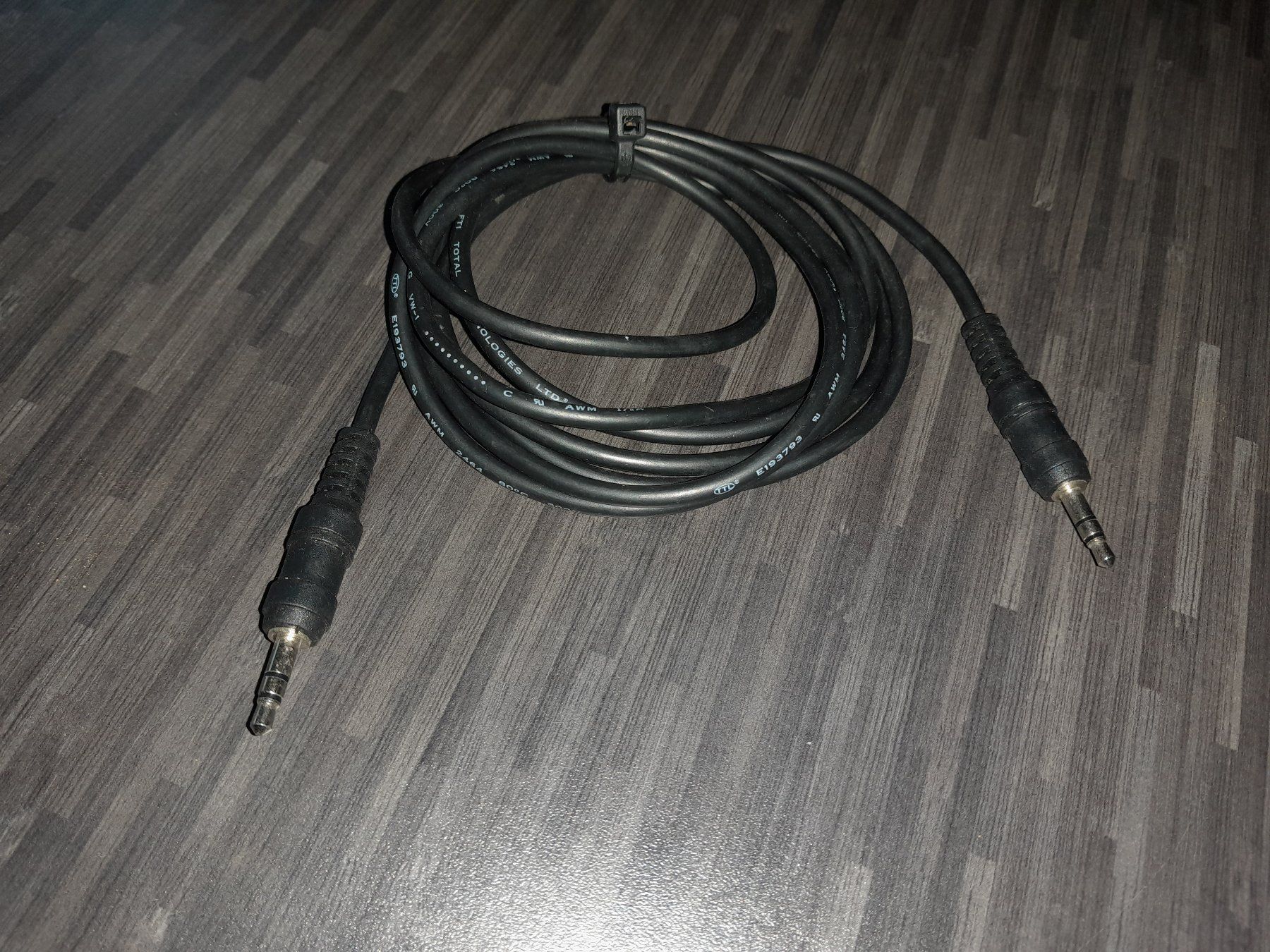 Kabel: Mini Jack 3.5mm  Stereo Kabel Schwarz – Gebraucht aus Steffisburg von FutureOne