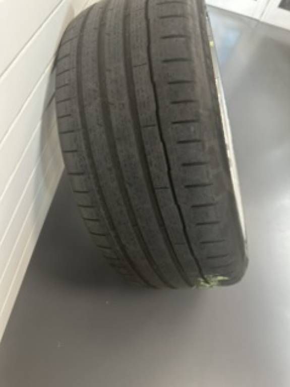 Tesla Pneumatici & Ruote complete: Vier Tesla Model Y Gemini Räder – Usato da Laufen venduto da jer_w9tl 1