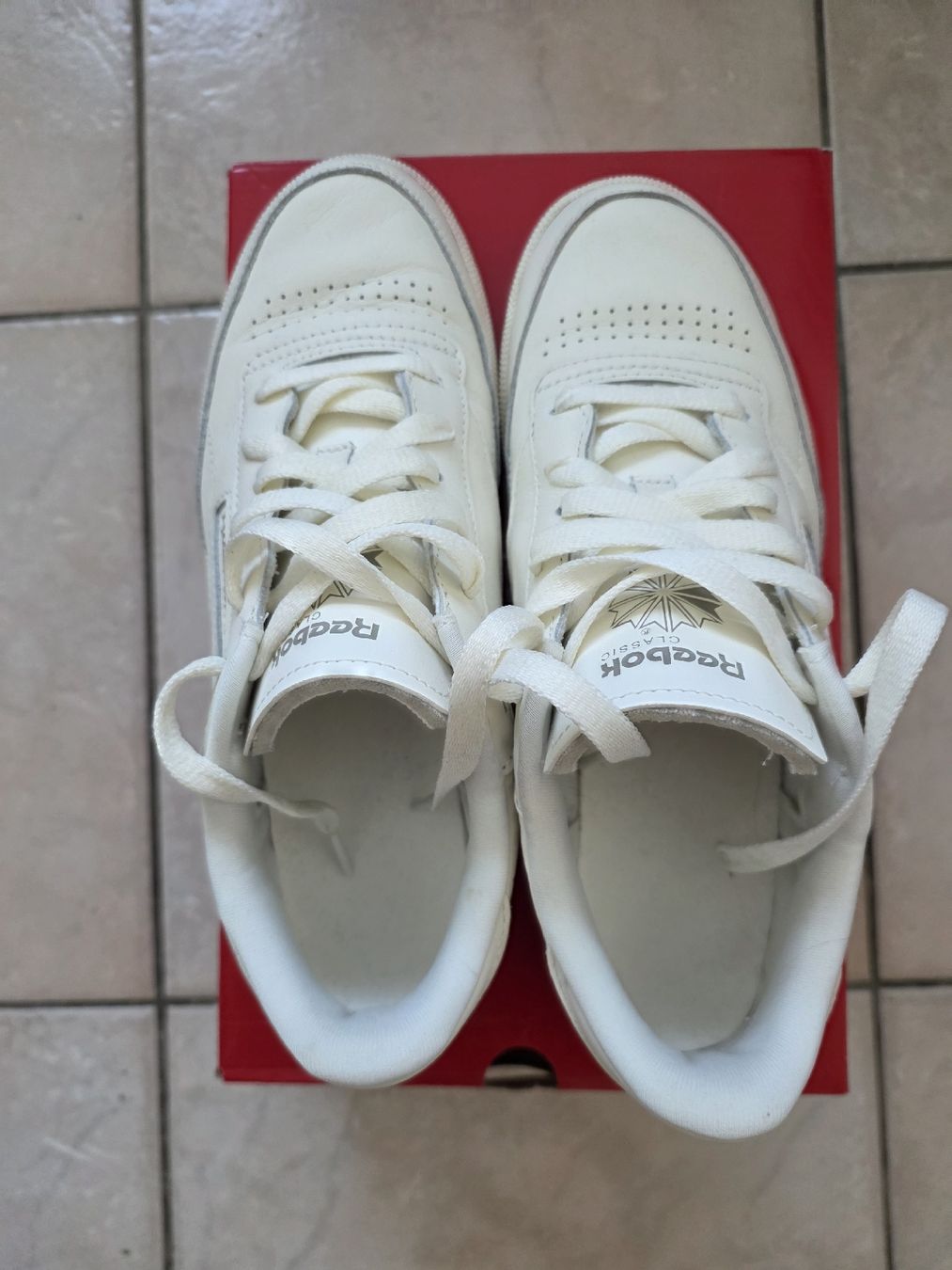 Reebok Scarpe da donna: Reebok Club C 85 Sneakers – Nuovo (secondo la descrizione) da Genève venduto da tacoma08