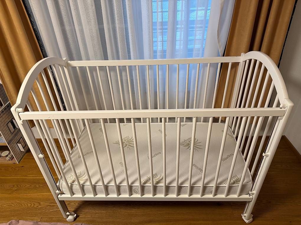 Letti: White baby cot (bed) 60 x 120 cm – Usato da Uster venduto da kleh 1