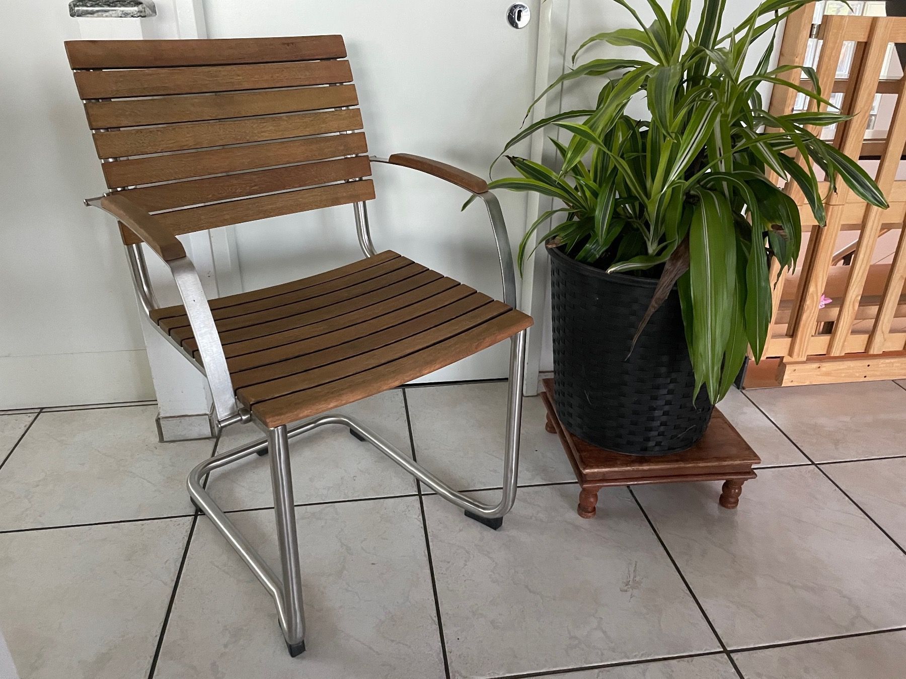 Stühle: Chaise Métallique Design Bois Teck – Gebraucht aus Vallamand von Bricbracbroc82