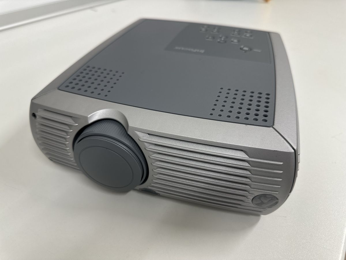 Infocus Videoprojektoren: Beamer Infocus 250 – Gebraucht aus Wetzikon ZH von Paramedico