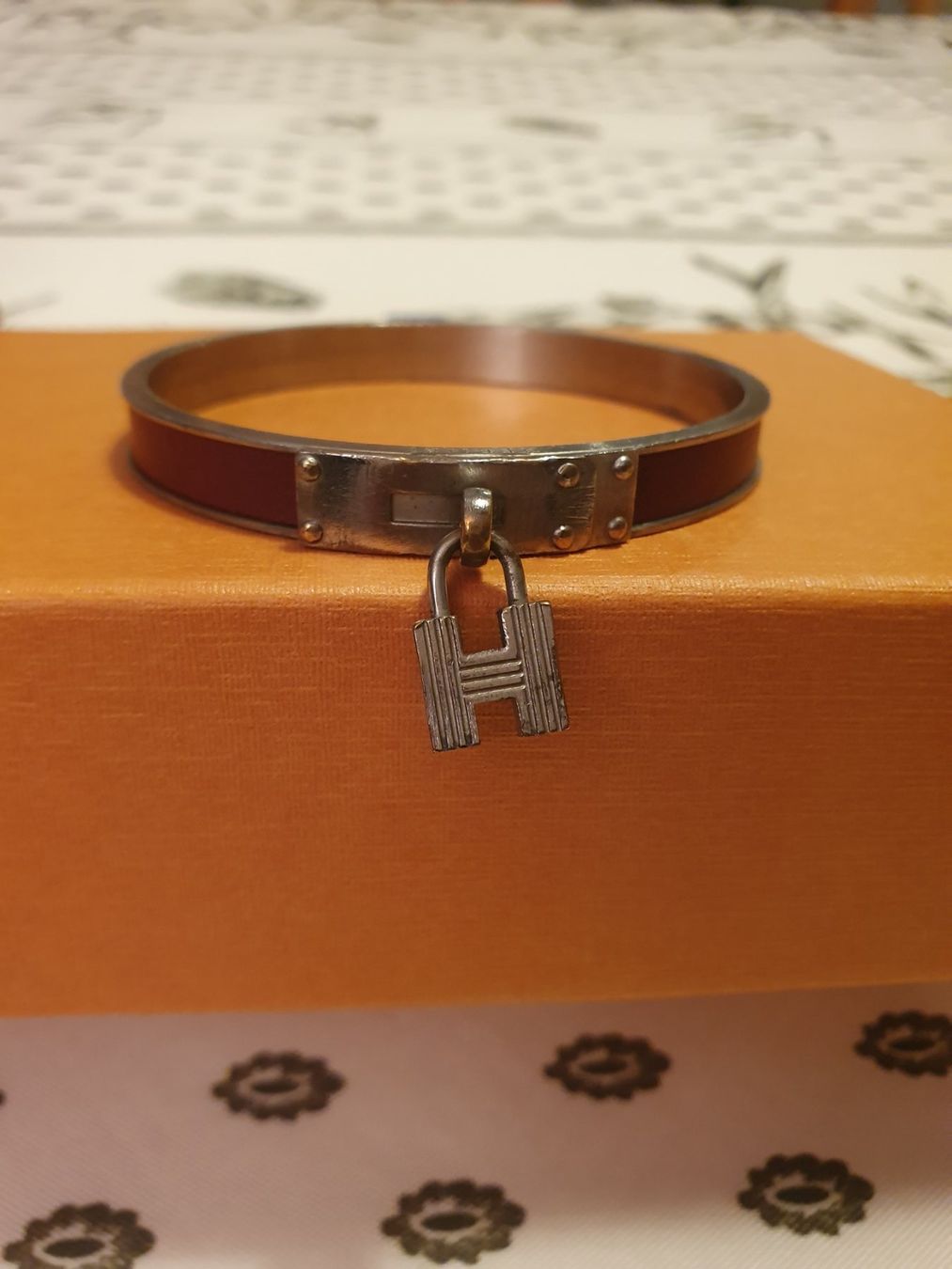 Hermès Bracciali & Braccialetti: Hermes bracelet kelly bangle. – Usato da Genève venduto da GenevaLuxury