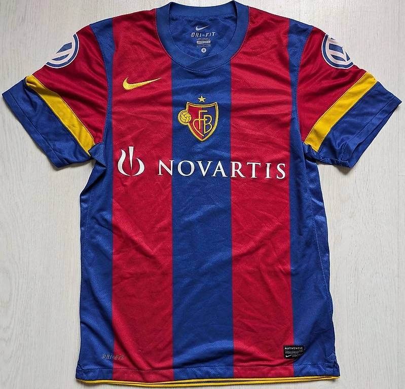 Nike Canottiere & Pantaloni: FC Basel Trikot Meistersaison 11/12 Gr. S – Usato da Basel venduto da noe.isler
