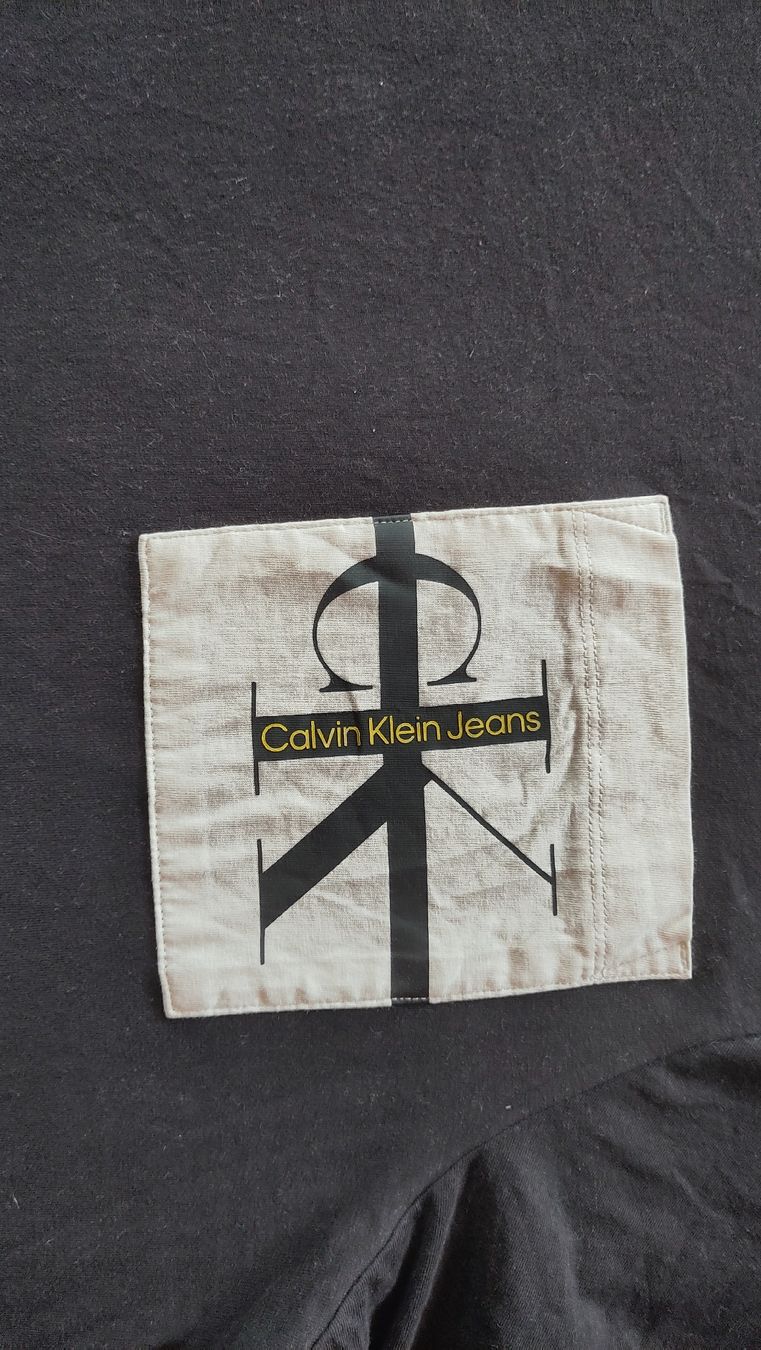 Calvin Klein T-shirt: Clavin Klein T-shirt – Usato da Cumbel venduto da anj_b8wj 1