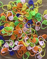100x Maschenmarkierer / Strickmarker Sicherheitsnadeln