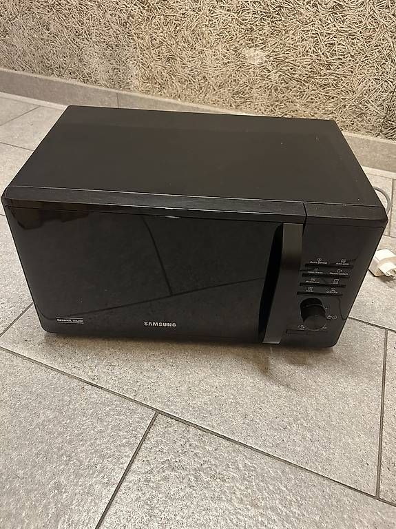 Backöfen: Four à micro-ondes Samsung à vendre – Gebraucht aus Neuchâtel von bek_9lch
