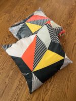 2 neue Kissen 50x50cm