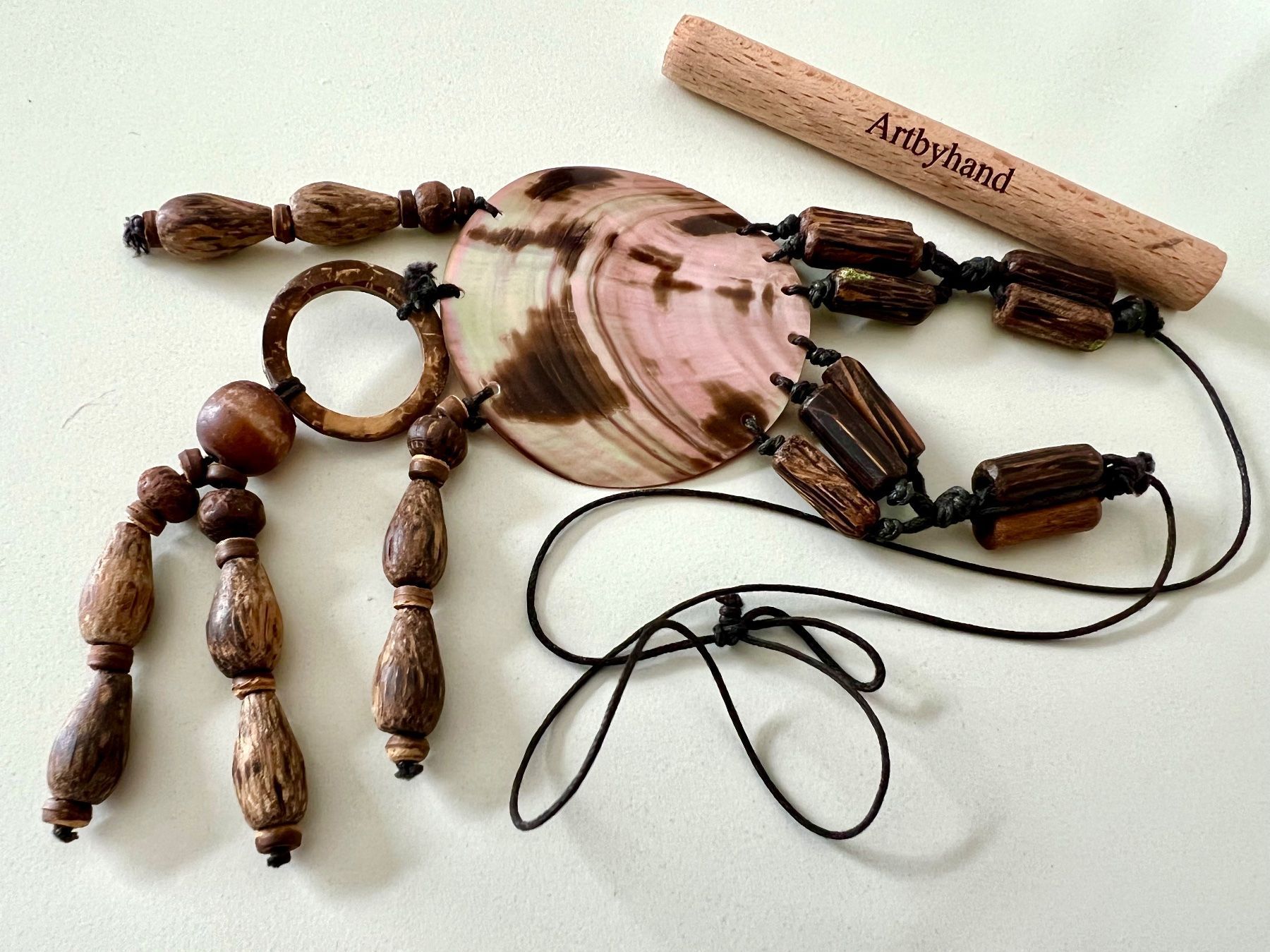 Colliers: Boho Statement-Kette - schimmerndes Perlmutt & Naturholz – D'occasion à Ruswil par artbyhand
