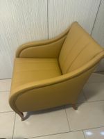 Eleganter Clubsessel in Senfgelb / Goldgelb