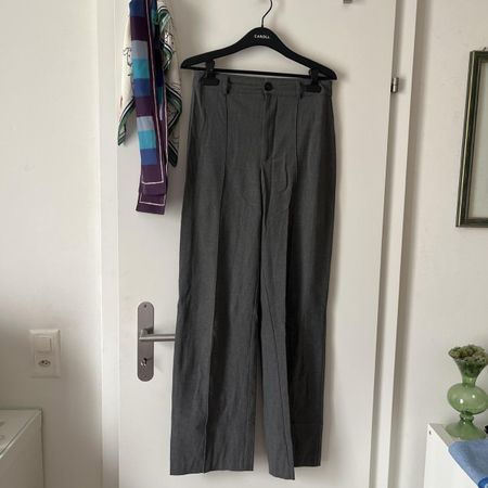 Grey trousers 