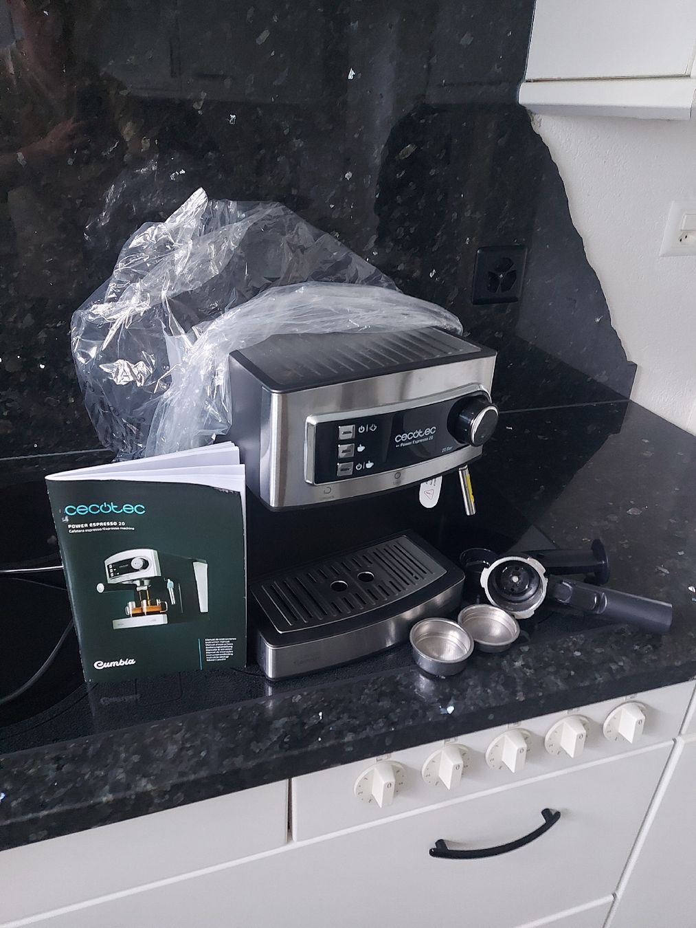Macchine per caffè & Macchine per espresso: Cecotec Cumbia Power Espresso 20 Bar Coffee Maker, almoss ne – Usato da Zürich venduto da ari_wrn8