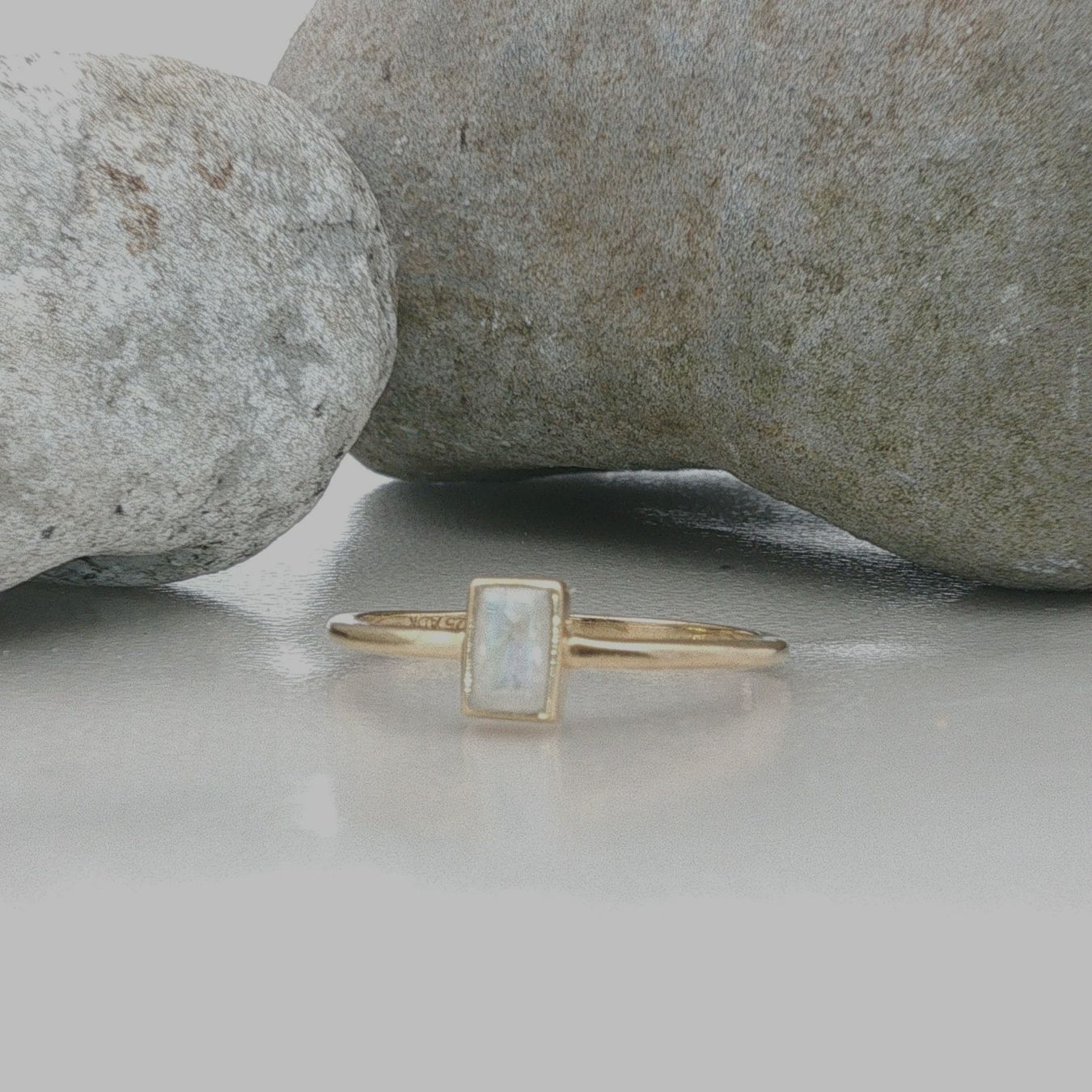 Olga Ribler Bagues: Ring 925 Sterling Silber mit Mondstein Grösse 54 – Neuf (Voir description) à Luzern par Schmuckoutlet