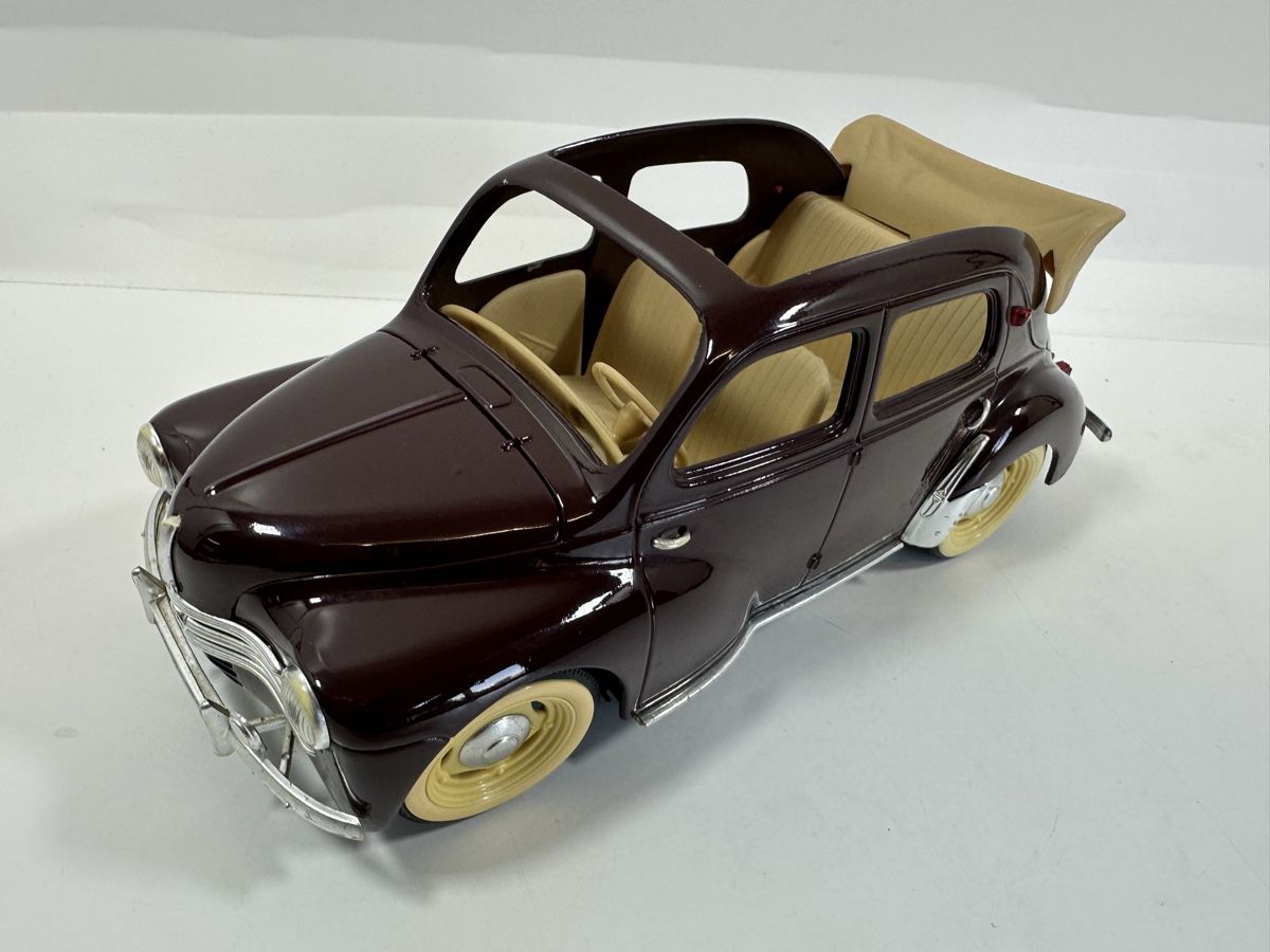 Solido Modellautos: Renault 4CV 1:18, braun/violett, SOLIDO  – Gebraucht aus Zofingen von rf9_x2xt 1